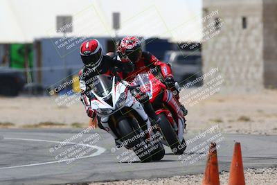 media/Apr-10-2022-SoCal Trackdays (Sun) [[f104b12566]]/Turn 2 (1135am)/